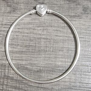 Pandora Radiating Heart Clasp Bangle Sterling silver